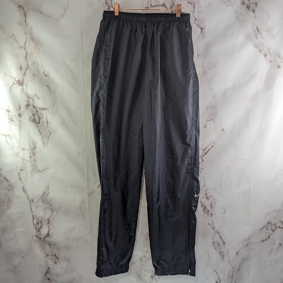 Vintage Nike Pant Women Medium Windbreaker Track Black Lightweight Shell 90s - Picture 1 of 13